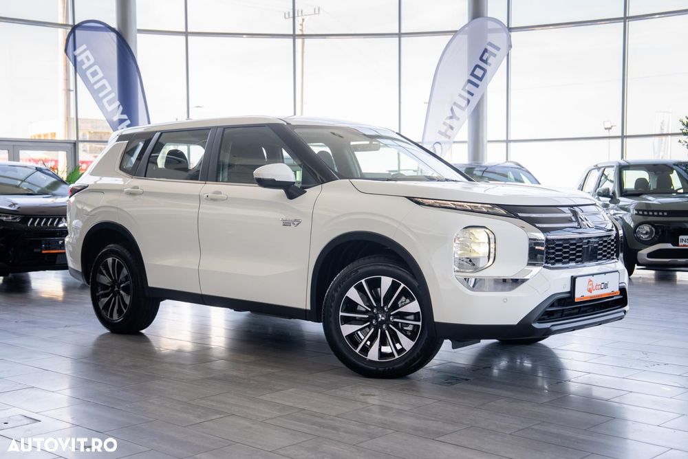 Mitsubishi Outlander - 4