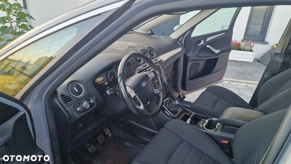 Ford S-Max - 21