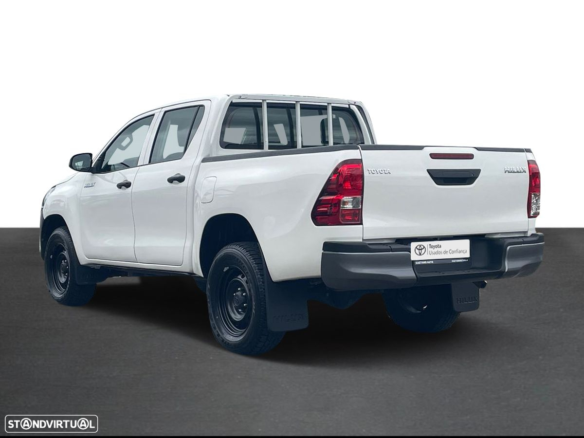 Toyota Hilux 2.4 D-4D 4WD CD CM - 2