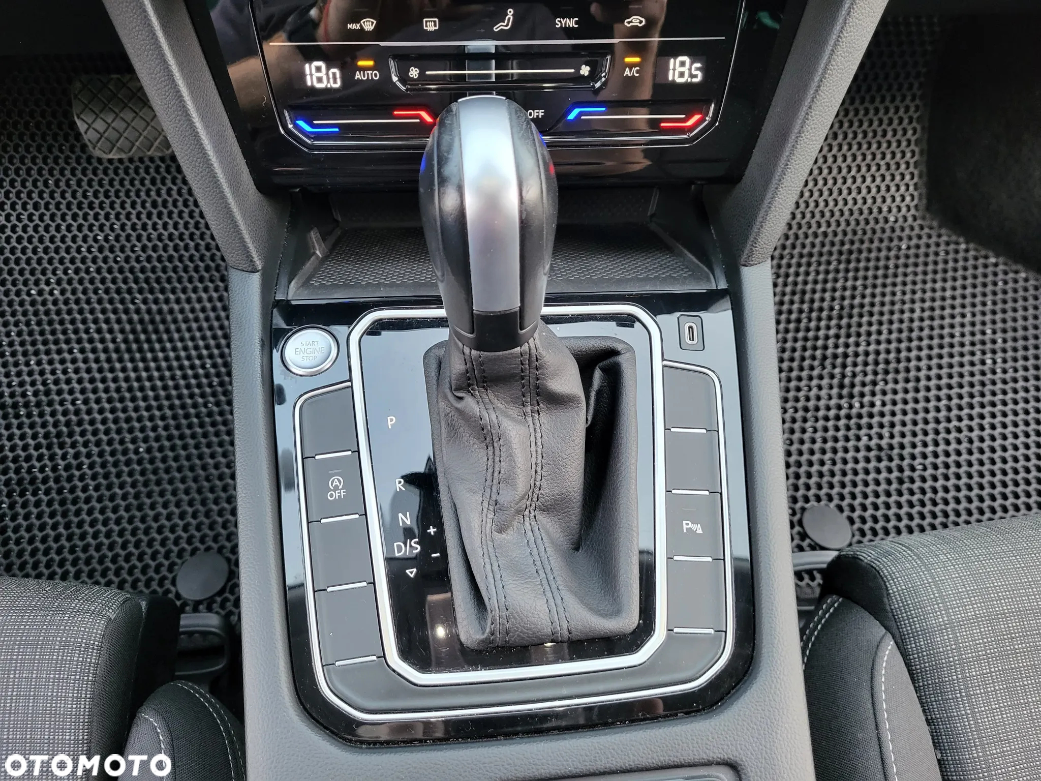 Volkswagen Passat - 20
