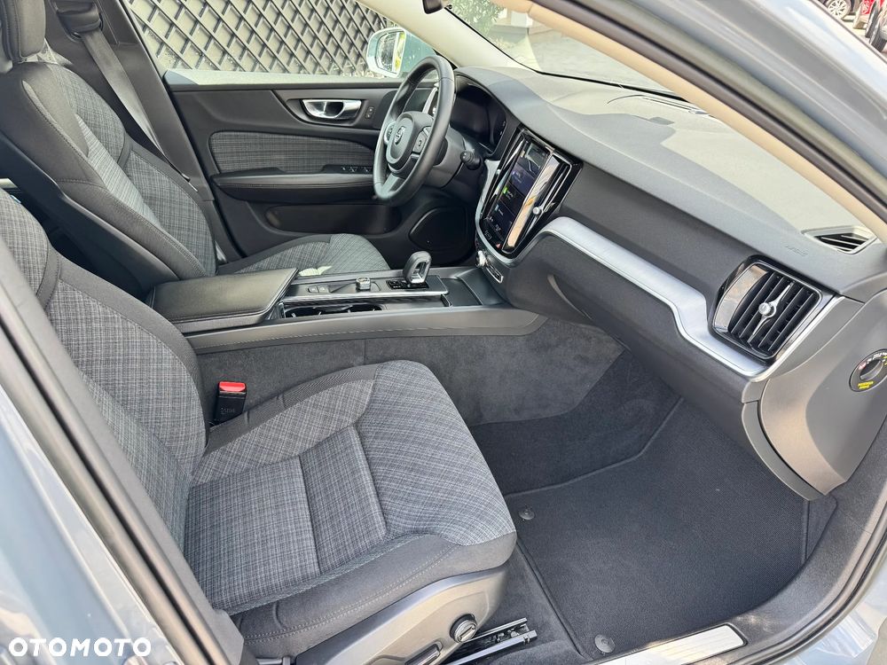 Volvo V60 B3 B DKG Essential - 10