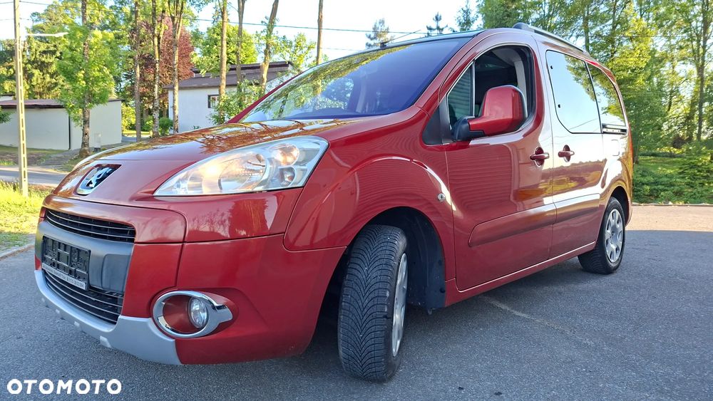 Peugeot Partner 110 Tendance mit Familien-Paket - 1