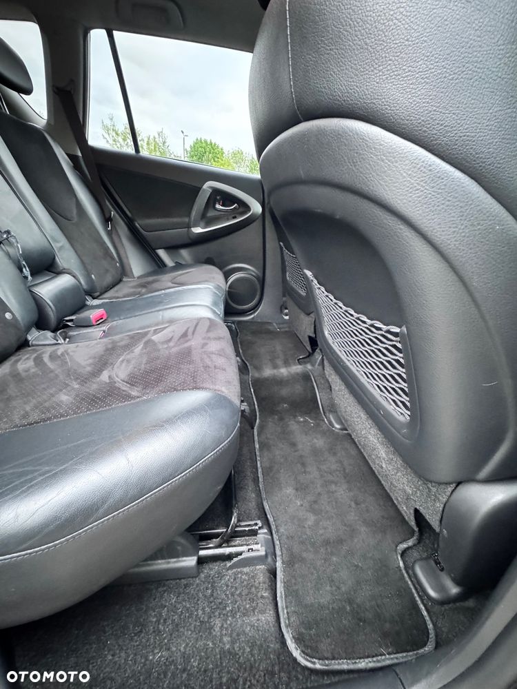 Toyota RAV4 - 23
