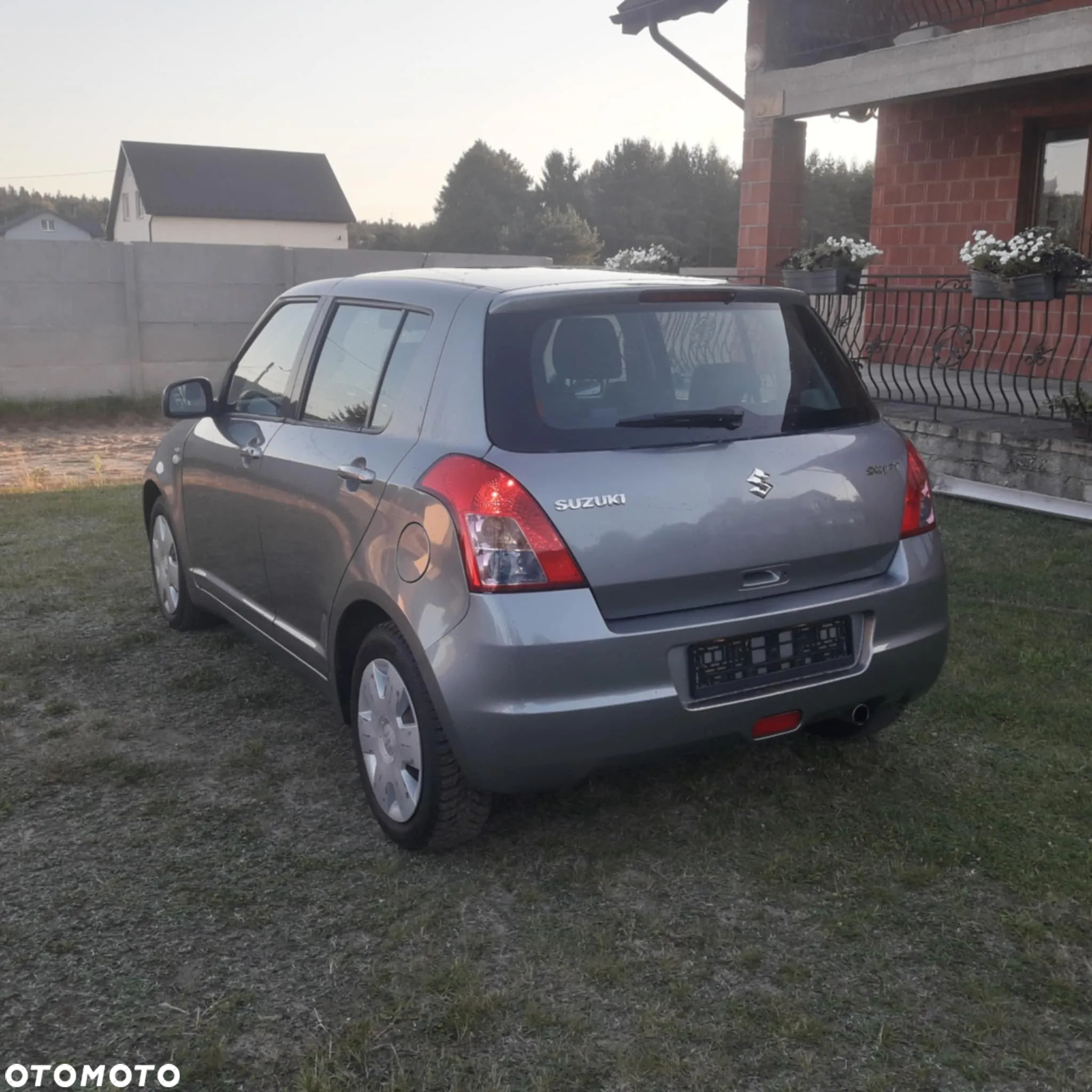 Suzuki Swift 1.3 DDiS Club - 4