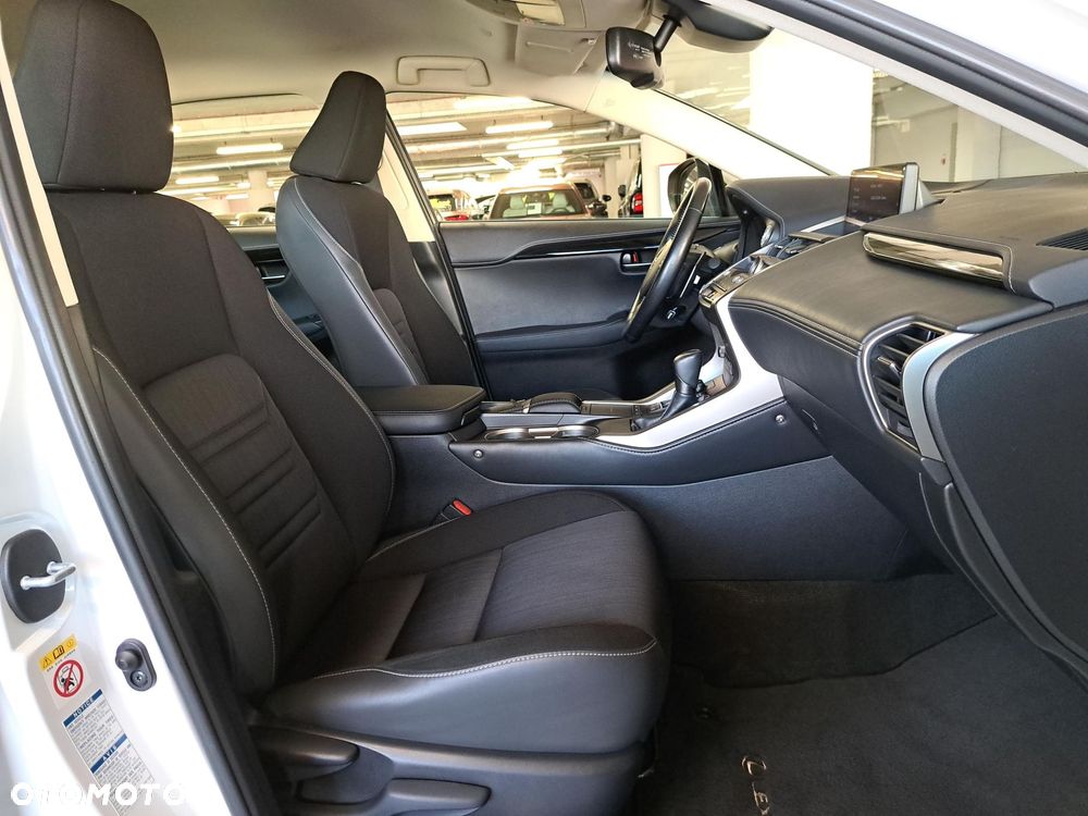 Lexus NX 300h Elegance AWD - 15