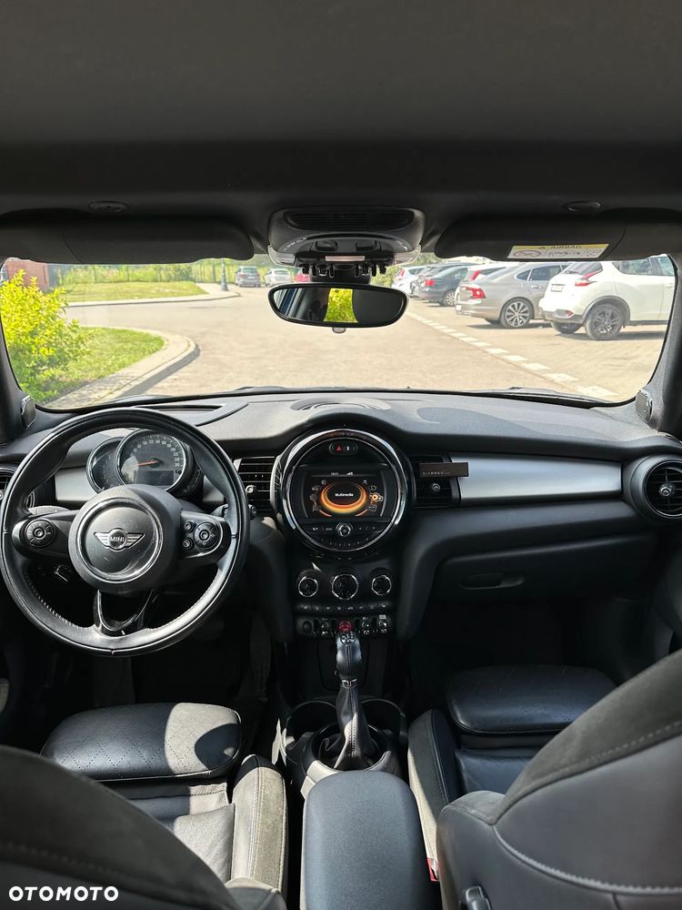 MINI Cooper Standard - 13