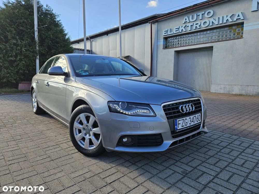 Audi A4 Limousine - 1
