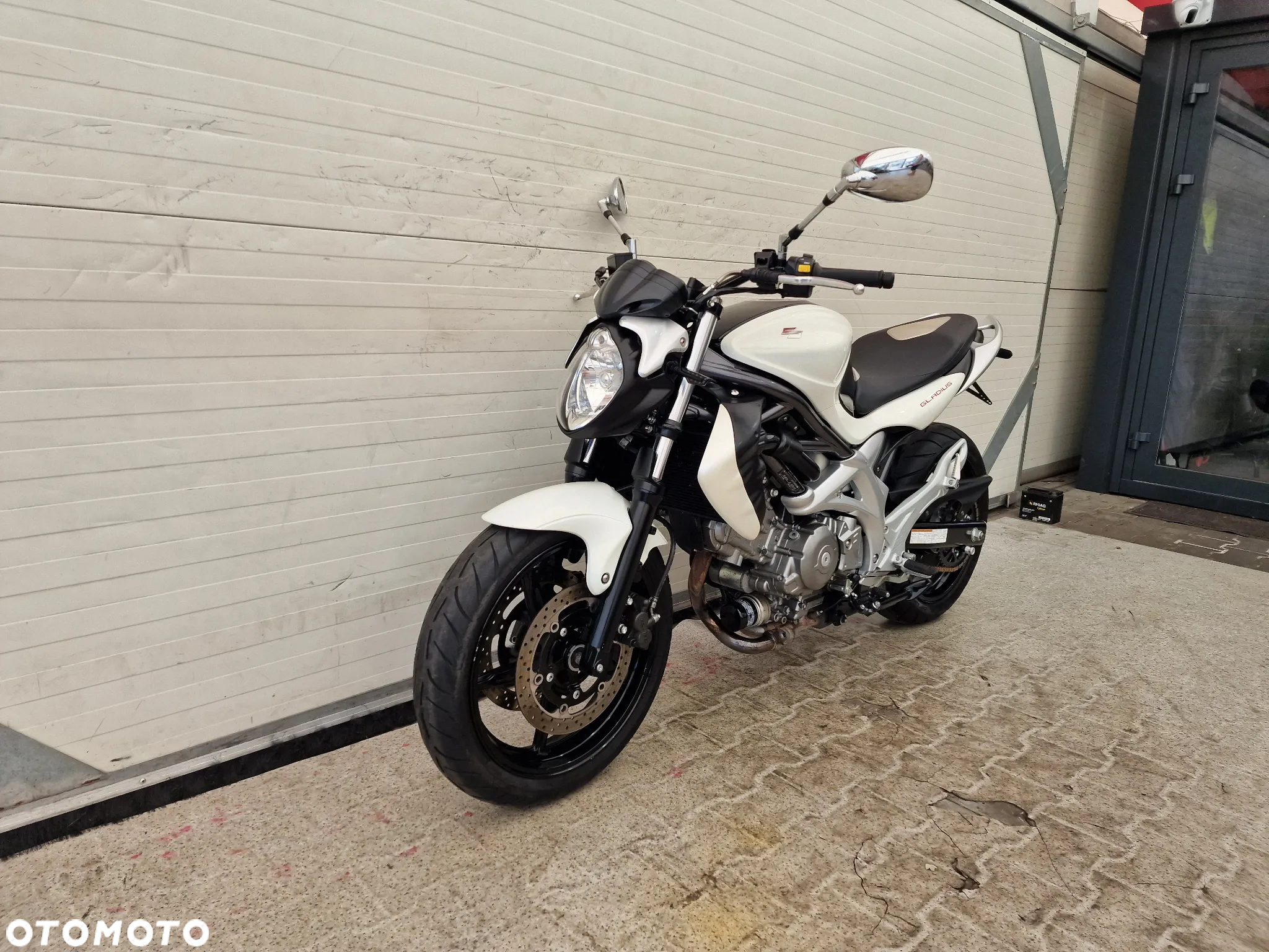 Suzuki Gladius - 2
