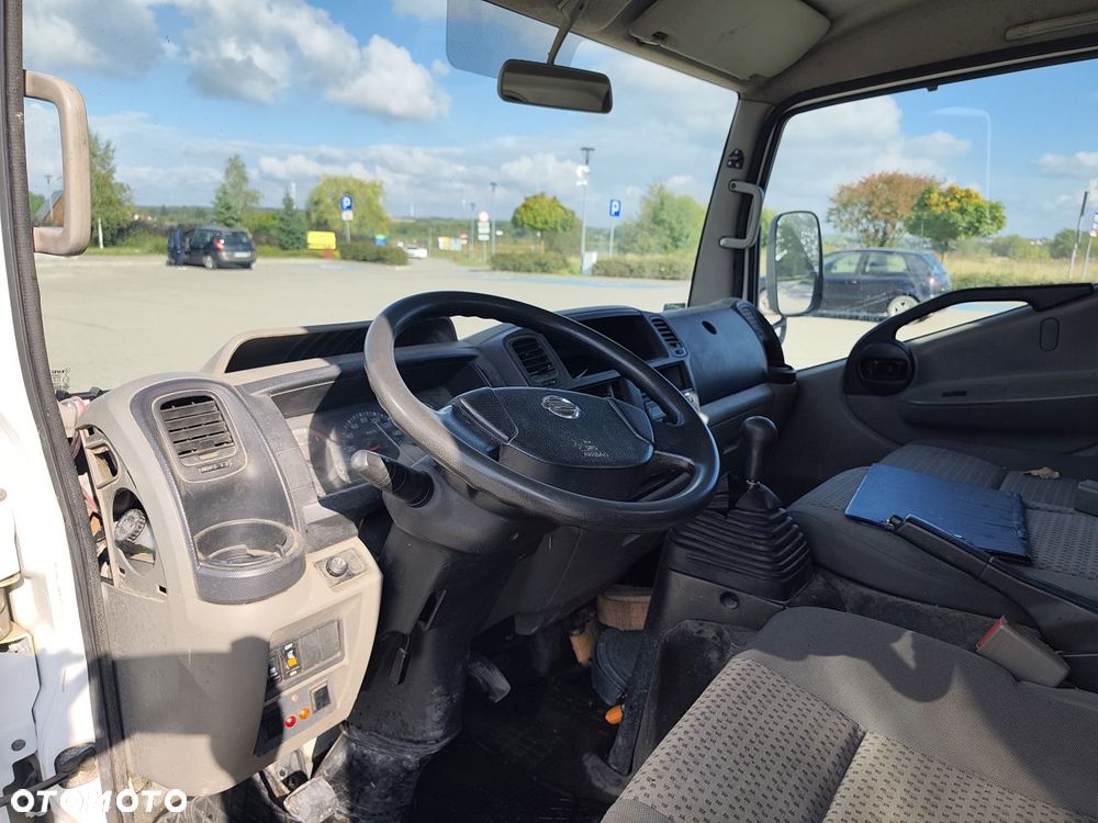 Nissan CABSTAR - 8