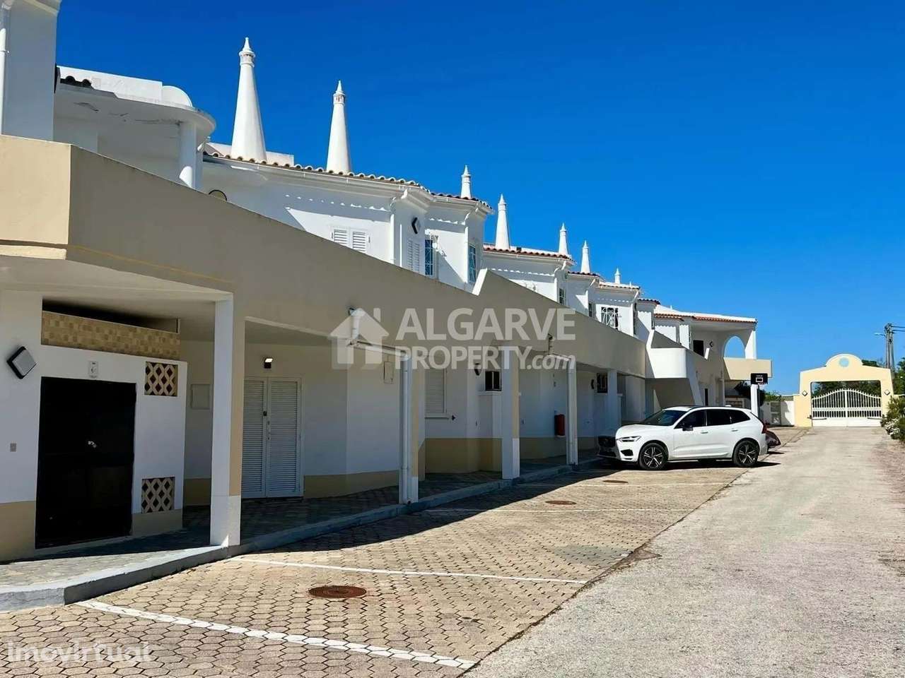 Apartamento T2+1 Duplex com Piscina em Quarteira - Grande imagem: 5/27