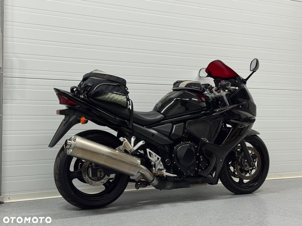 Suzuki GSX - 3