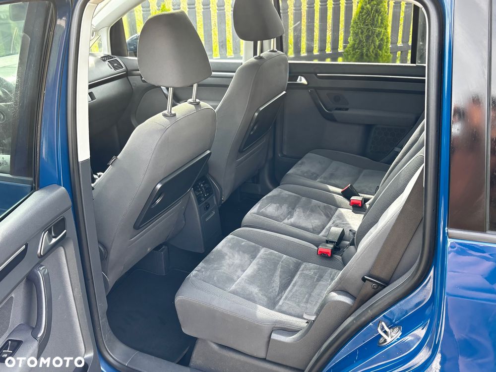 Volkswagen Touran 2.0 TDI DPF BlueMotion Technology Highline - 25