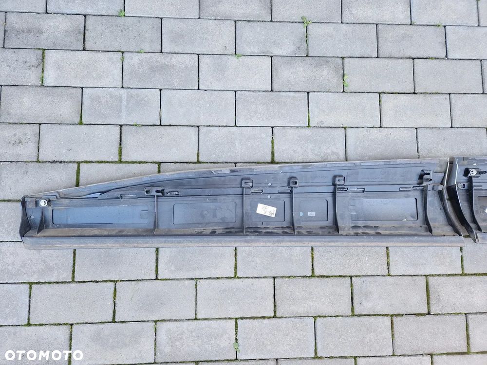 LISTWY DRZWI PRZEDNICH PRAWYCH + TYLNYCH PRAWYCH AUDI Q4 E-TRON 2021-- - 8