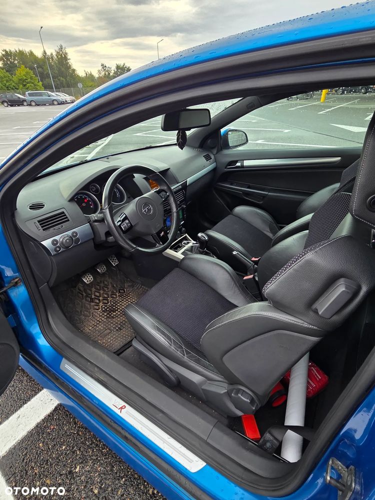 Opel Astra 2.0 T OPC - 9