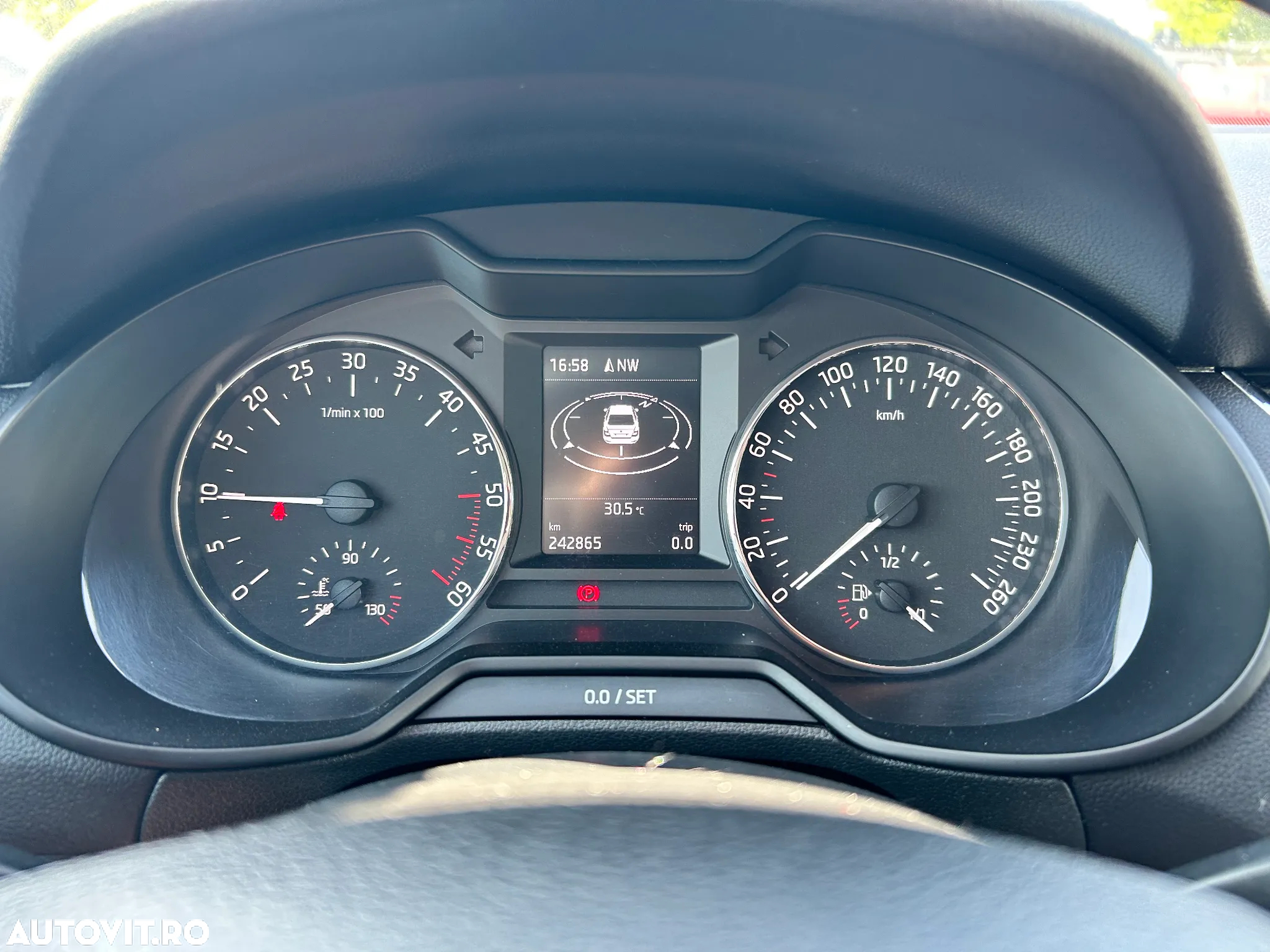 Skoda Octavia 1.6 TDI AMBITION - 14
