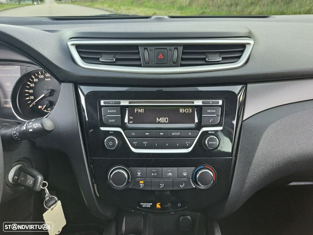 Nissan Qashqai 1.5 dCi DPF acenta - 24