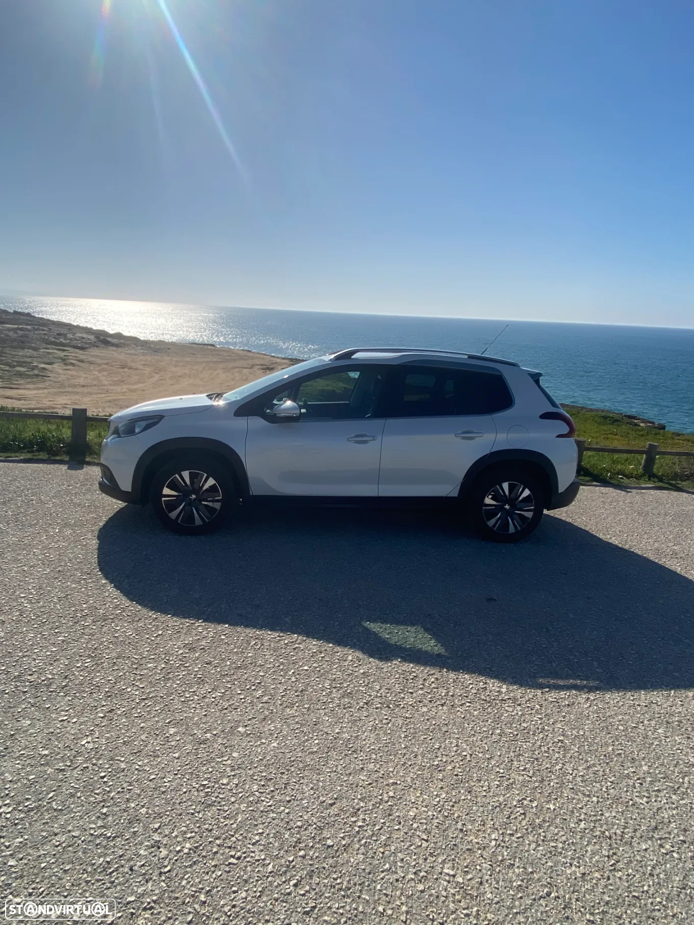 Peugeot 2008 1.2 PureTech Allure - 4