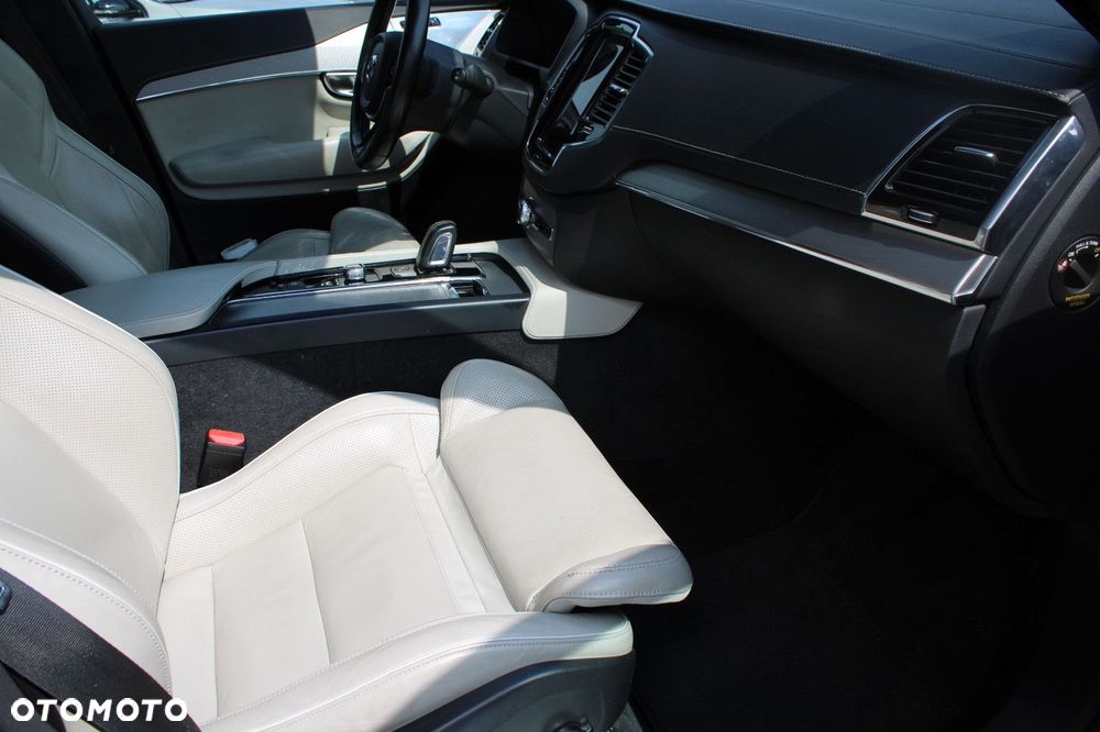 Volvo XC 90 - 11