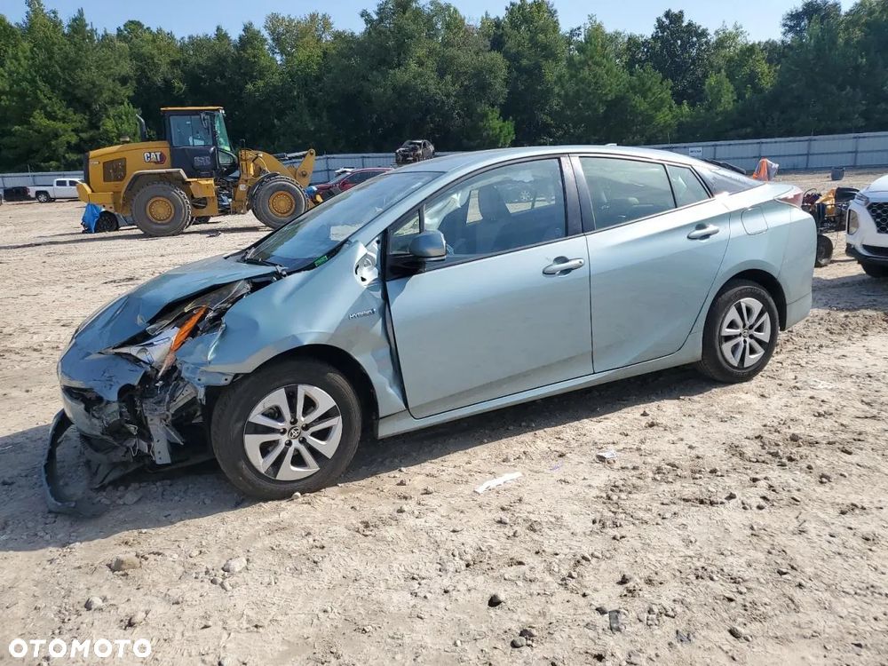 Toyota Prius (Hybrid) - 3