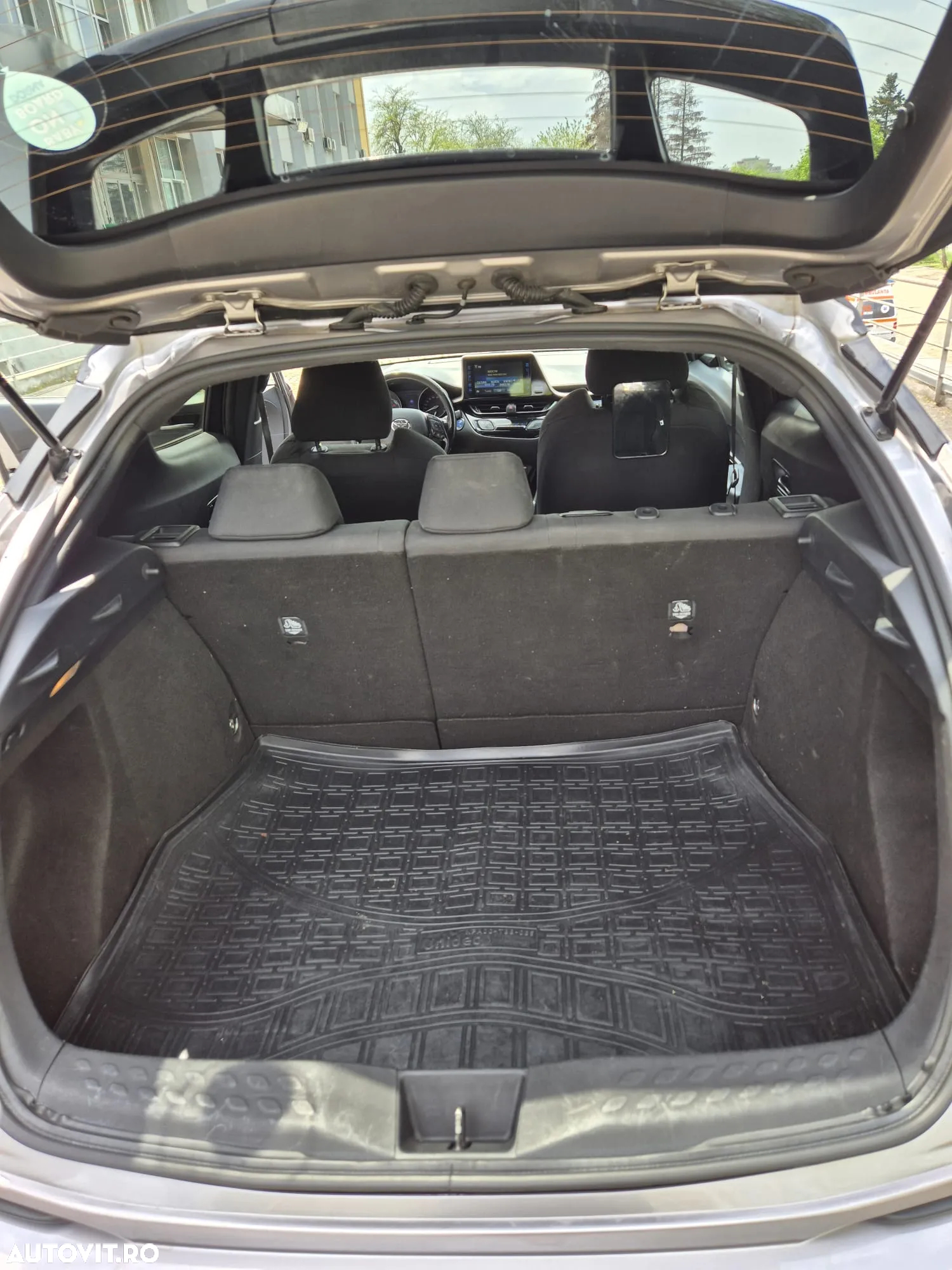 Toyota C-HR 1.8 HSD 4x2 CVT C-ult - 8