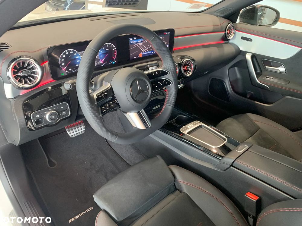 Mercedes-Benz CLA 200 AMG Line 7G-DCT - 7