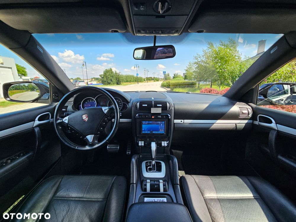 Porsche Cayenne - 6