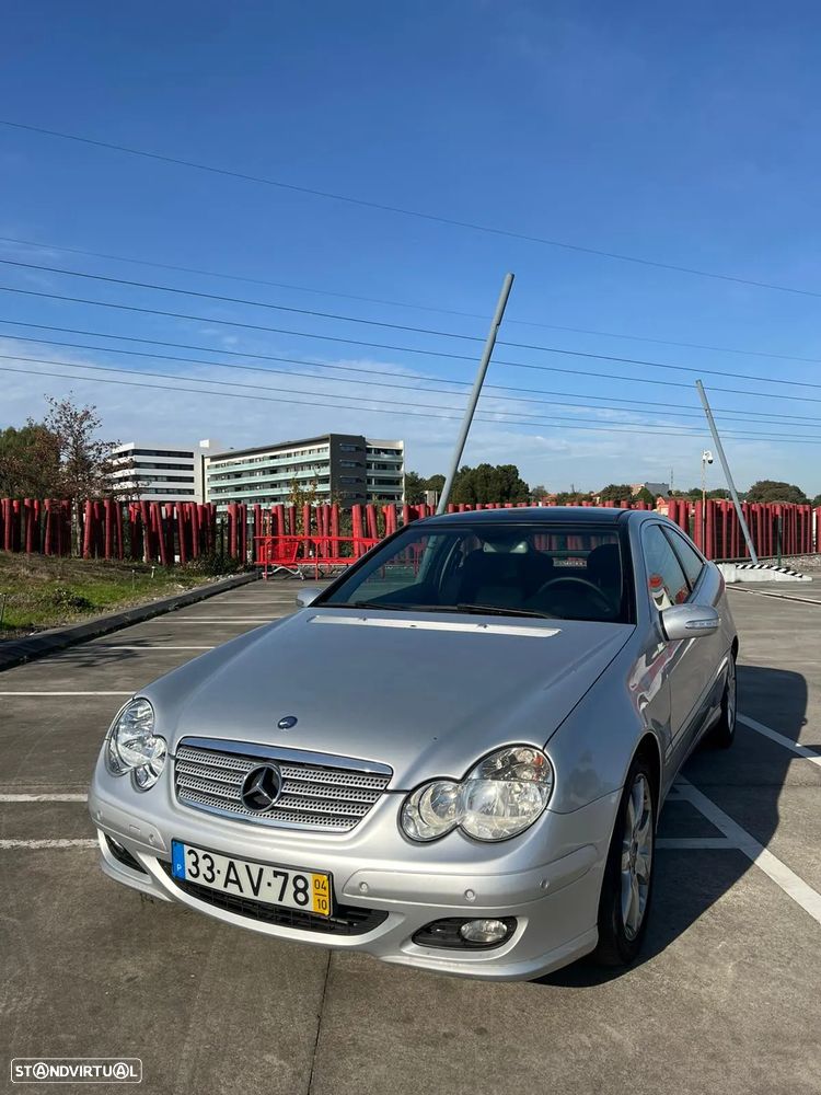 Mercedes-Benz 220 - 20