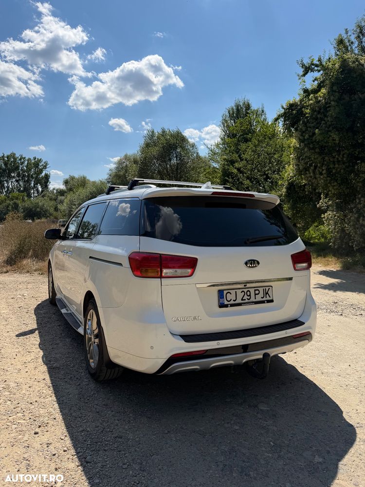 Kia Carnival - 5