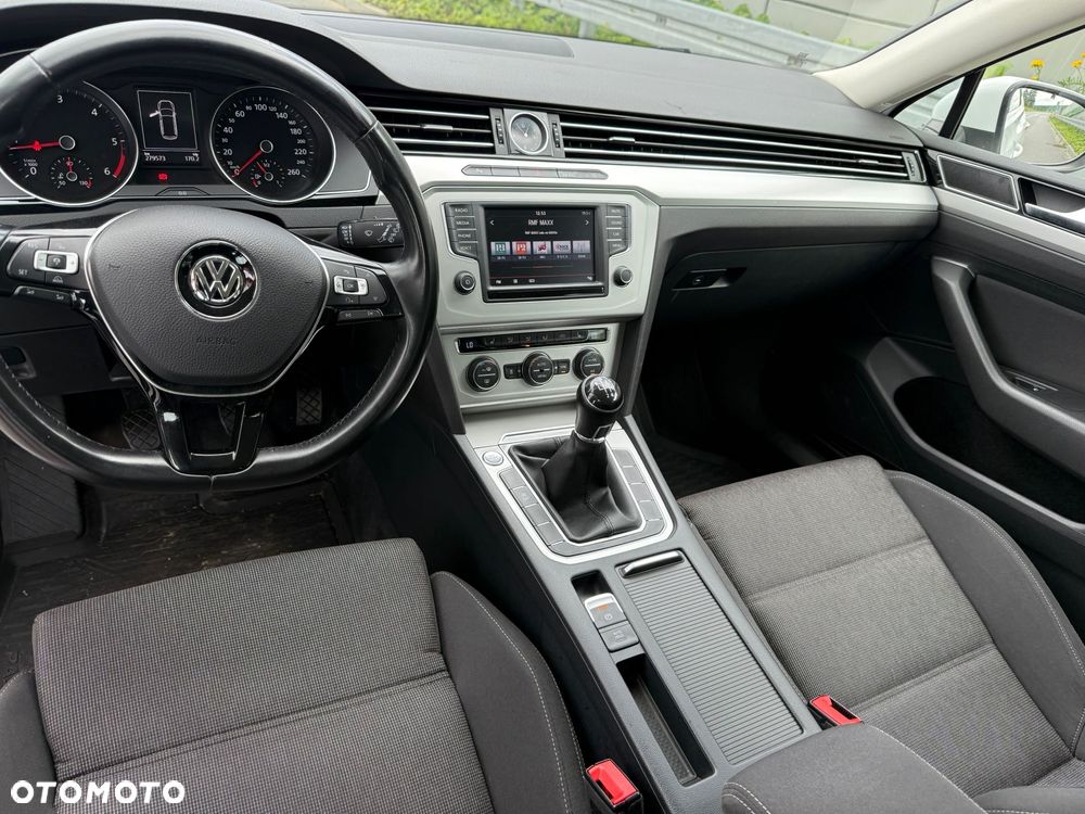 Volkswagen Passat 2.0 TDI BMT Comfortline - 12