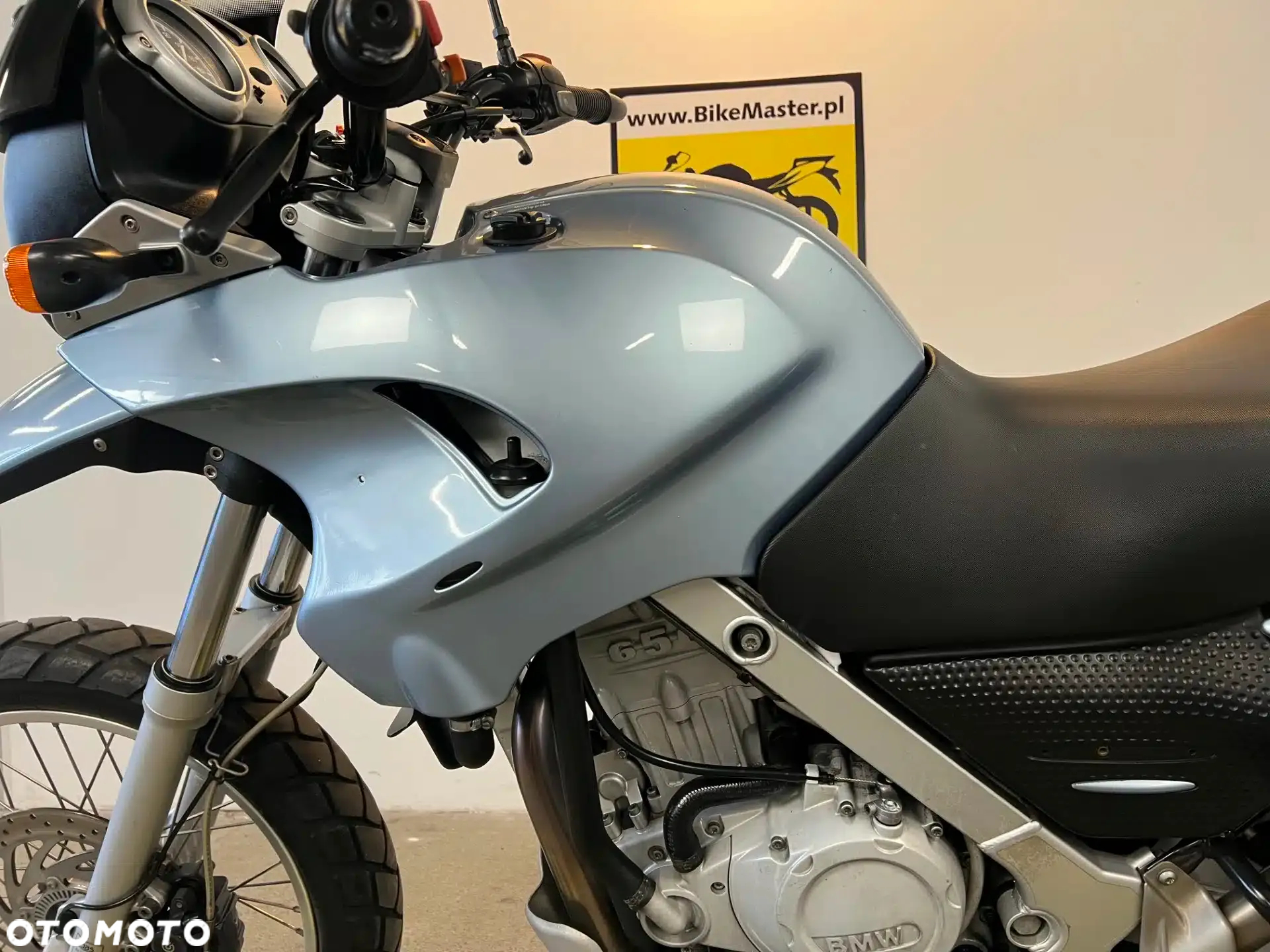 BMW F - 25