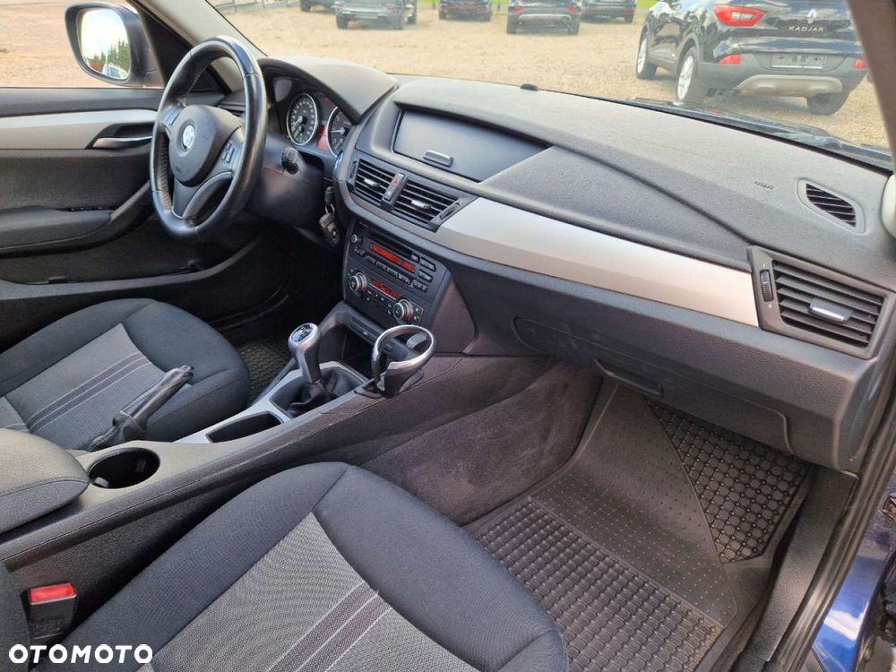 BMW X1 sDrive18i Sport Line - 18