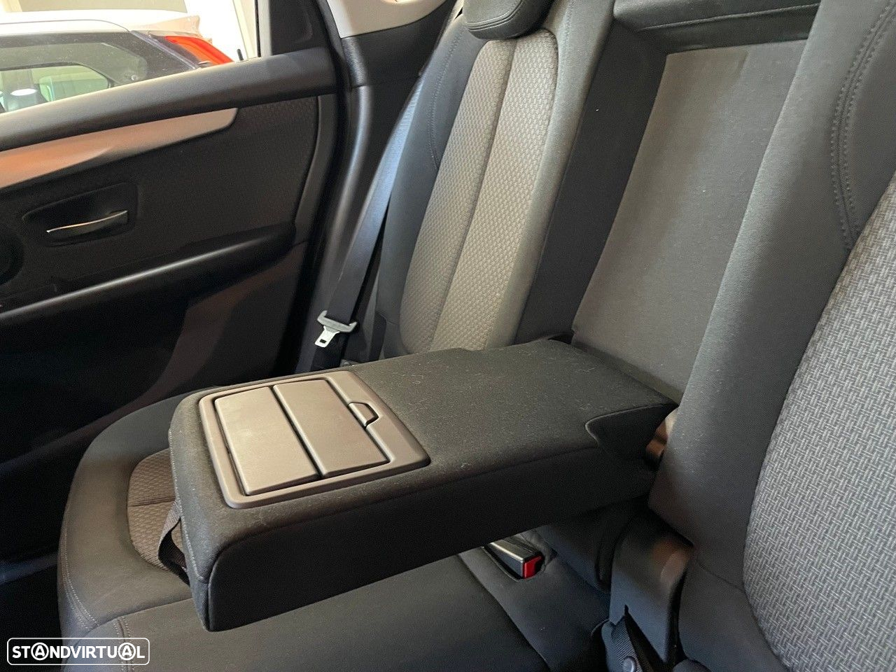 BMW 216 Active Tourer d Advantage Auto - 32