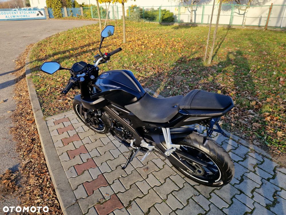 Yamaha MT - 17