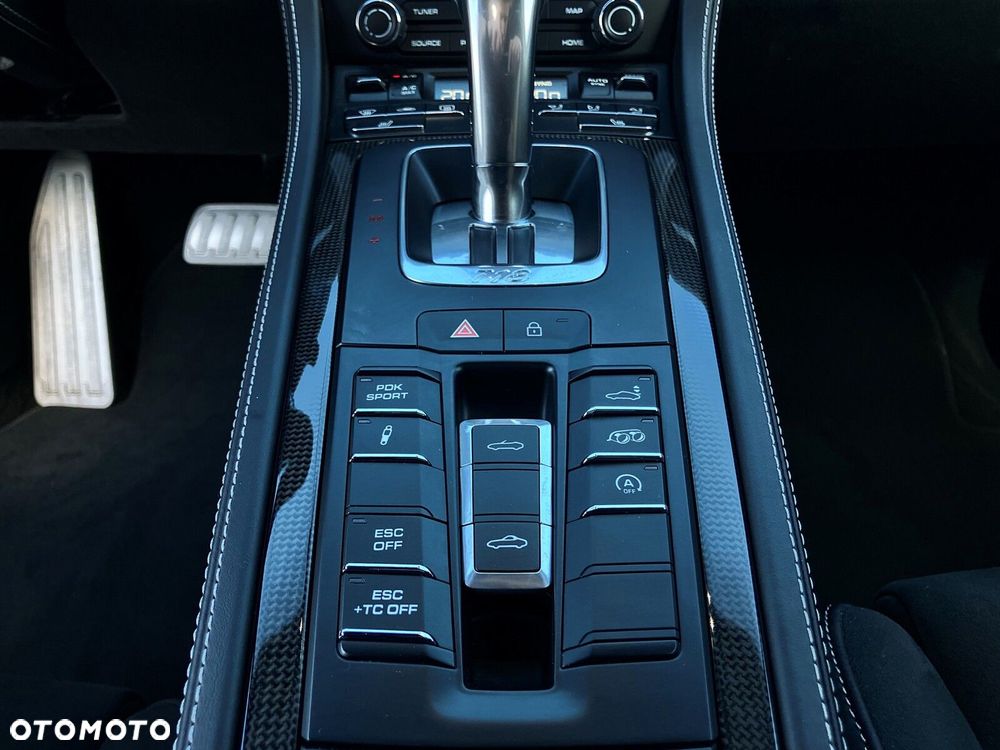 Porsche 718 Spyder - 26