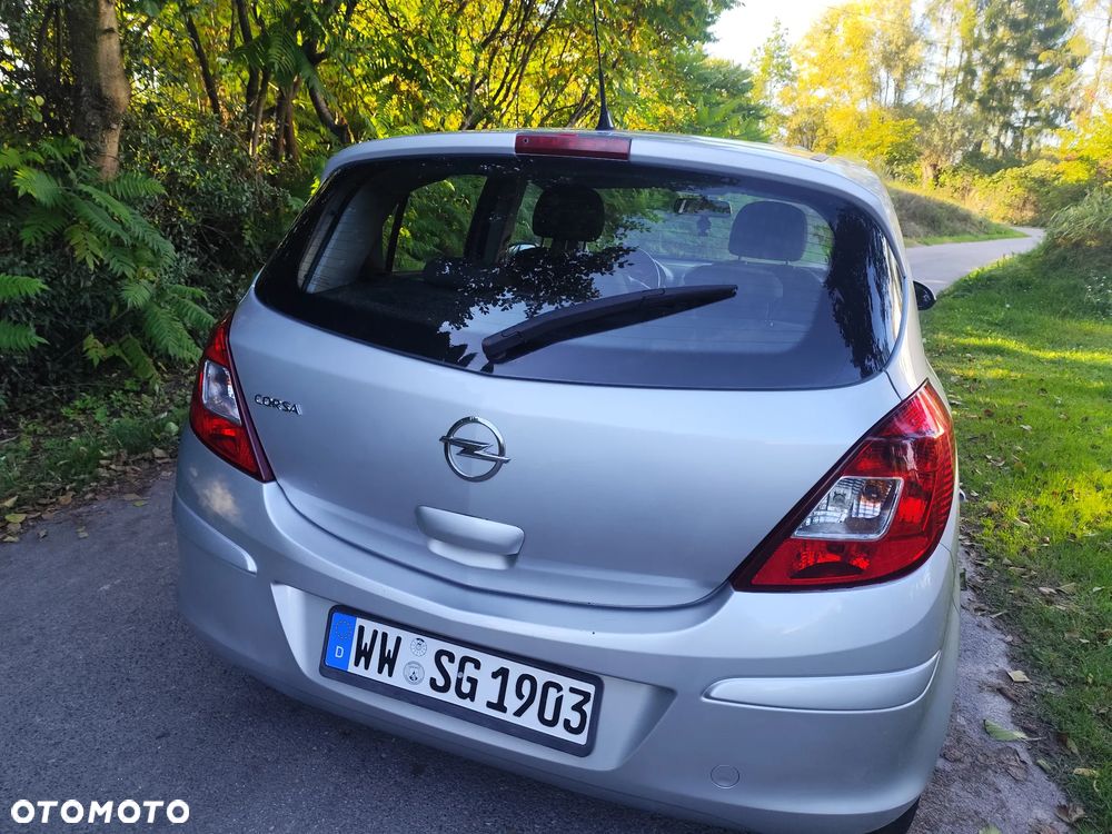 Opel Corsa 1.2 16V Cosmo - 5