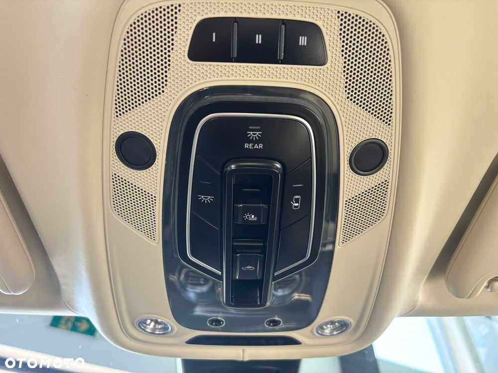 Bentley Bentayga - 34