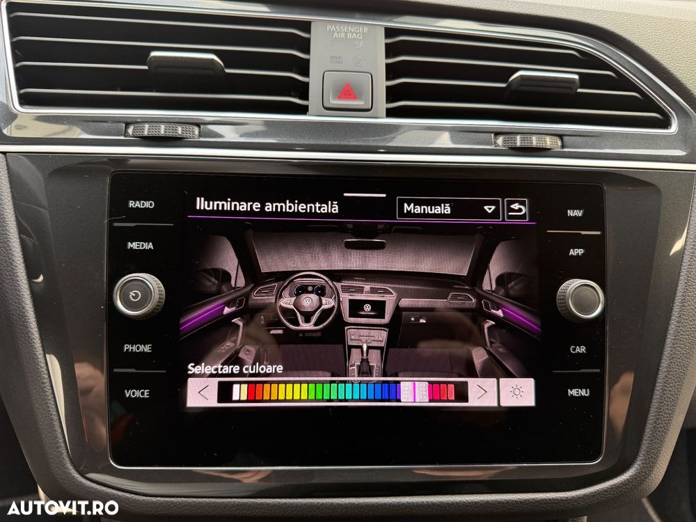 Volkswagen Tiguan 2.0 TDI SCR 4MOTION DSG R-Line - 23