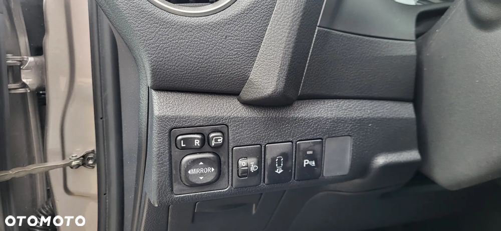 Toyota Auris 1.8 HSD Luna - 12