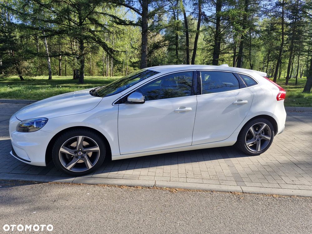 Volvo V40 T3 R-Design - 2
