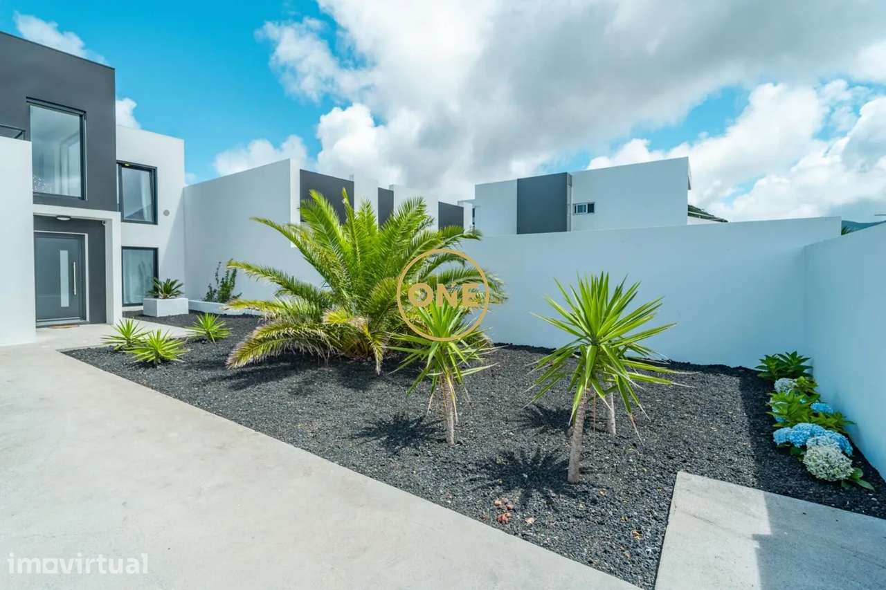 Moradia T2+1 Nova - Piscina, Terraço, Ginásio e Suíte com Closet - Grande imagem: 2/50