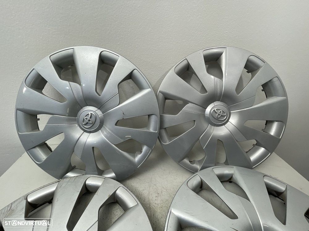Tampões das jantes 15 TOYOTA YARIS (P13) 09.11 - 3