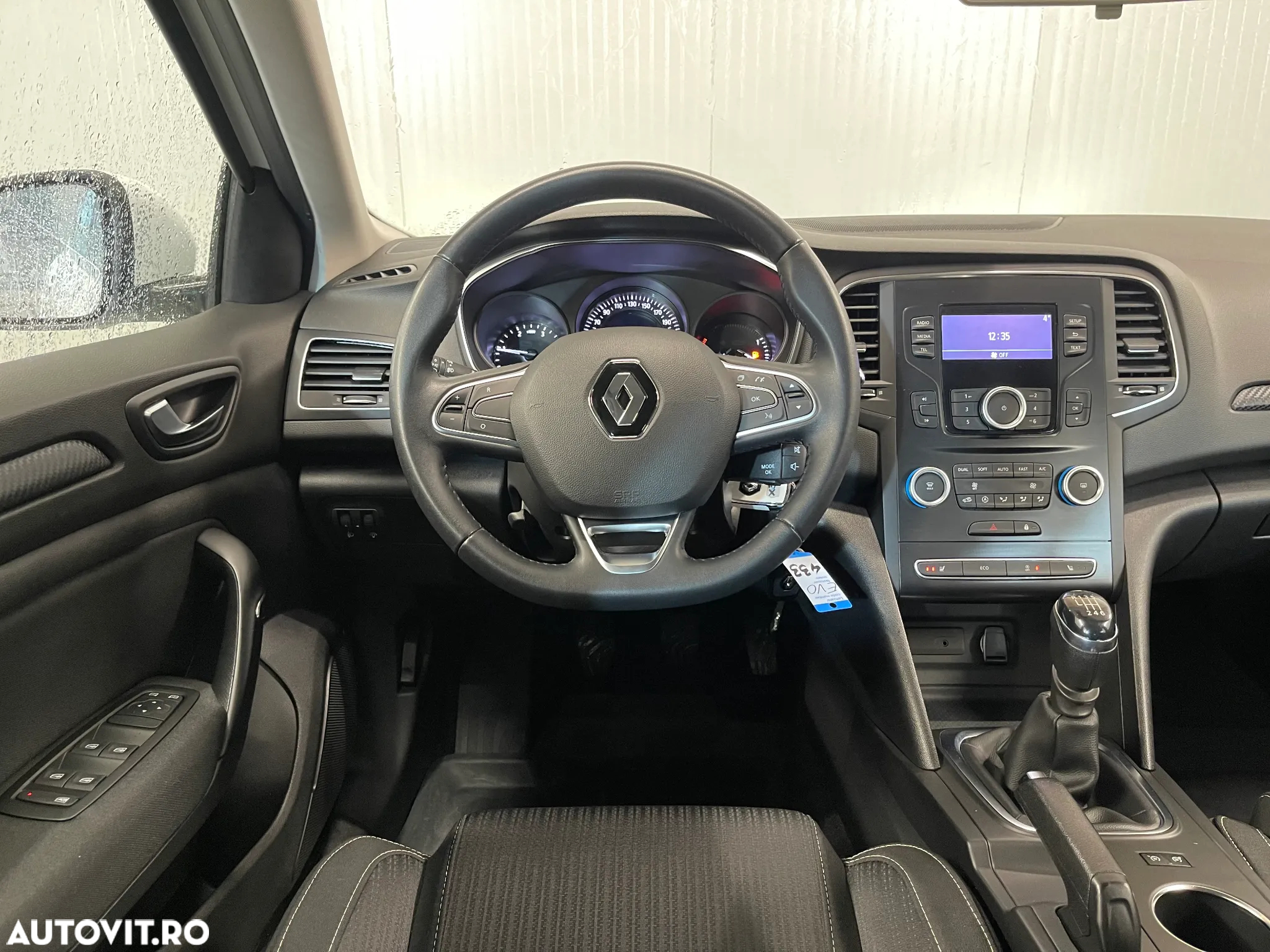 Renault Megane Blue dCi 116 Zen - 6