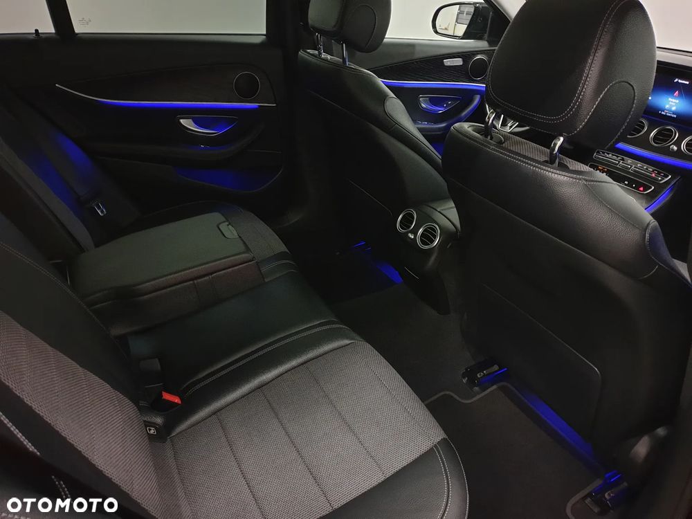 Mercedes-Benz Klasa E 300 de 4Matic 9G-TRONIC AMG Line - 27