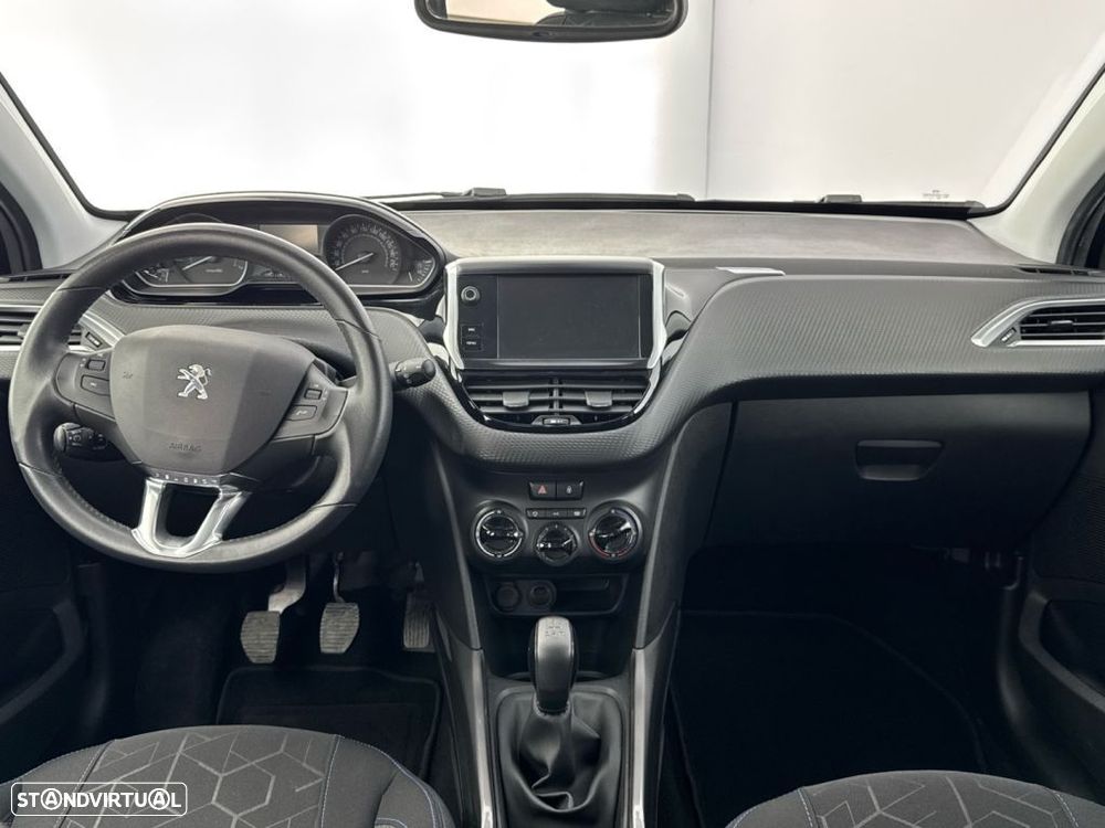 Peugeot 2008 1.2 PureTech Signature - 10
