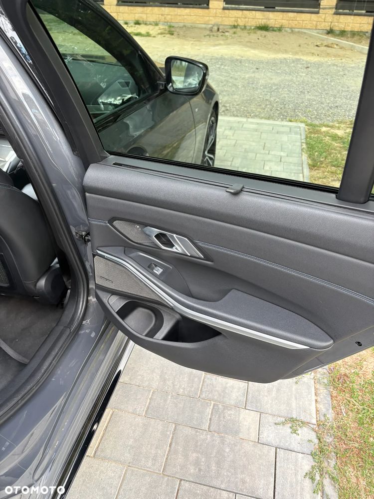 BMW Seria 3 M340i xDrive sport - 11