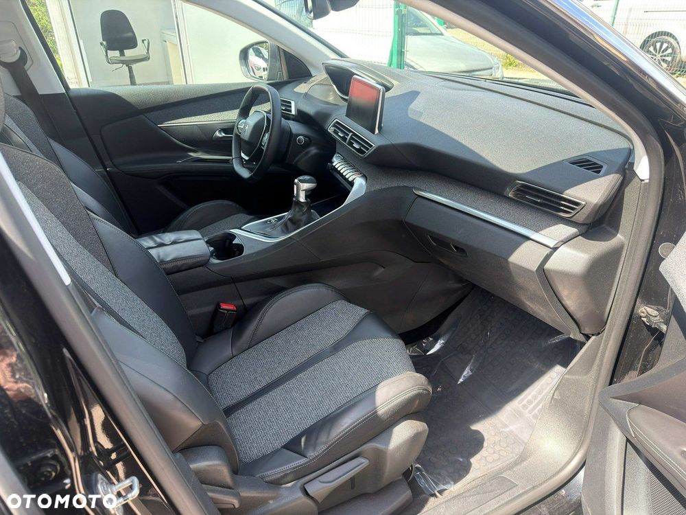 Peugeot 3008 - 16
