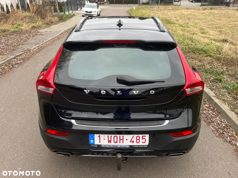 Volvo V40 Cross Country - 10