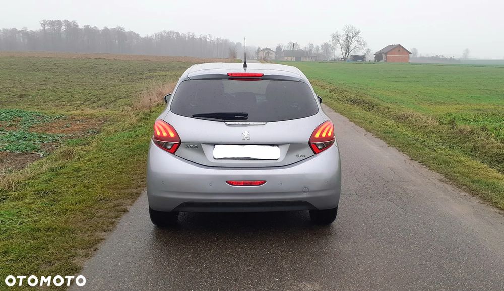 Peugeot 208 1.5 BlueHDi Allure S&S - 6