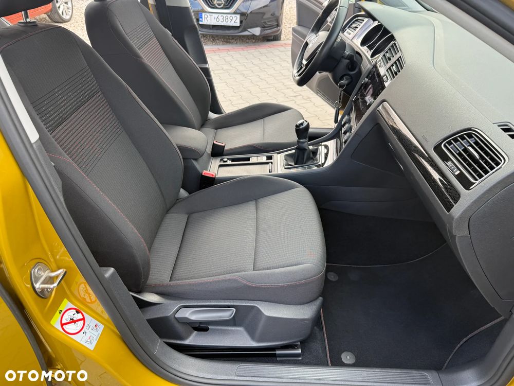 Volkswagen Golf 1.4 TSI Sound - 24