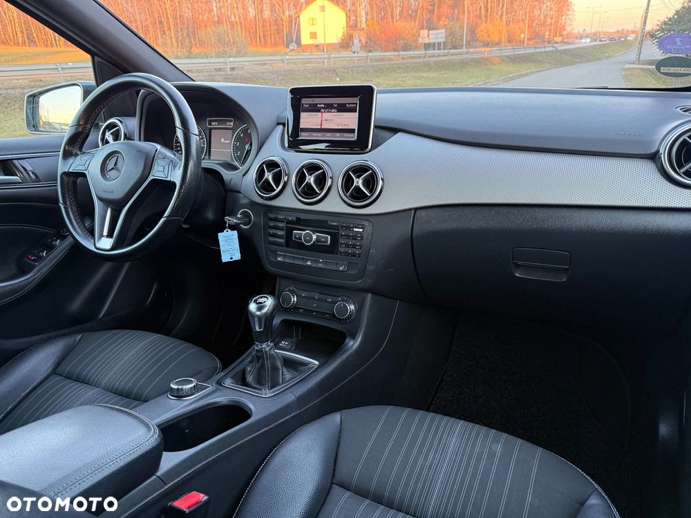 Mercedes-Benz Klasa B 180 BlueEFFICIENCY Edition - 28